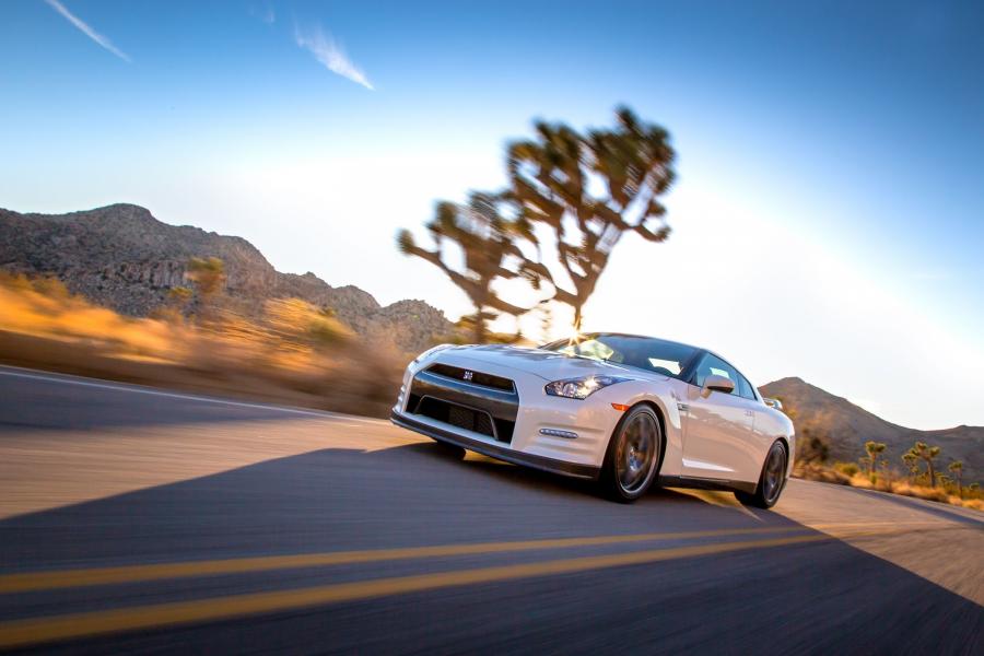  Nissan GT-R 2013 года  (US) (фото 24 из 27)